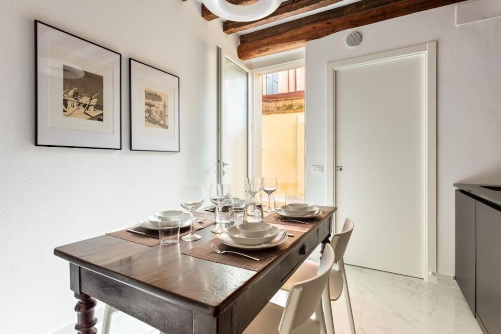 Dimora San Lorenzo Luxury Apartment เวนิส ภายนอก รูปภาพ
